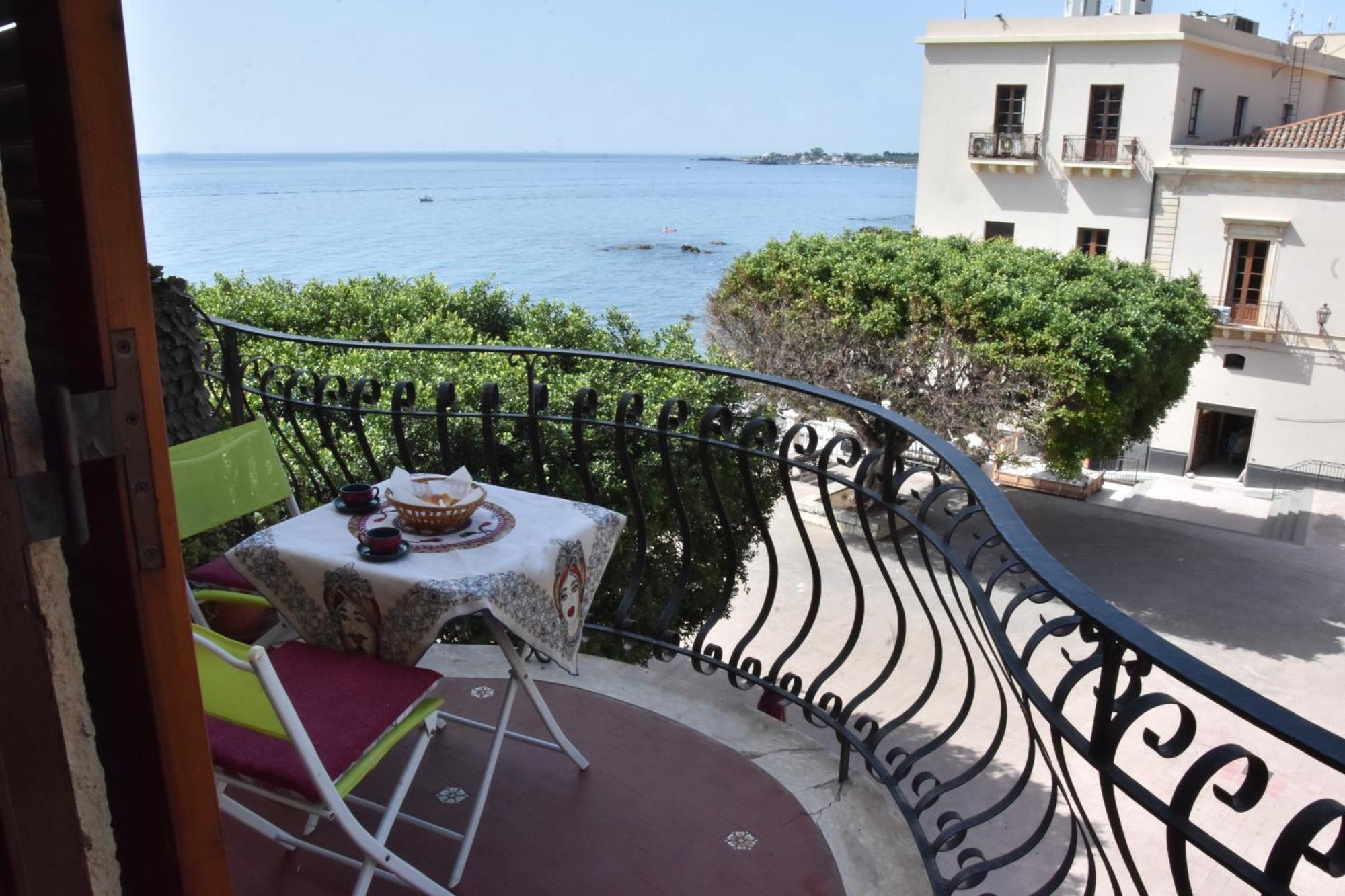 Plaza Daire Giardini Naxos Dış mekan fotoğraf