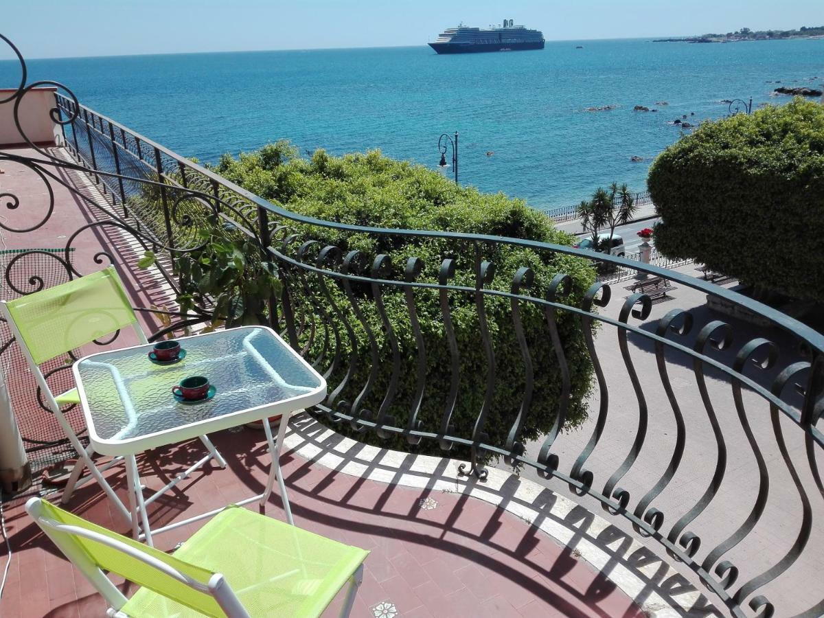 Plaza Daire Giardini Naxos Dış mekan fotoğraf