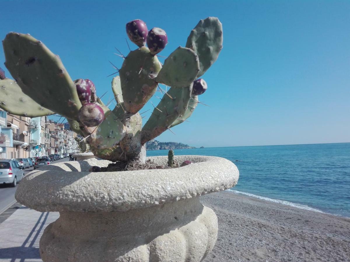 Plaza Daire Giardini Naxos Dış mekan fotoğraf